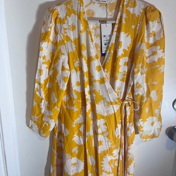 SAMSOE SAMSOE Sunflower Yellow Floral "Janine" Mini Dress Sz L MSRP $210 - Picture 1 of 5